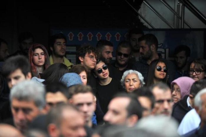 Formasıyla uğurlandı