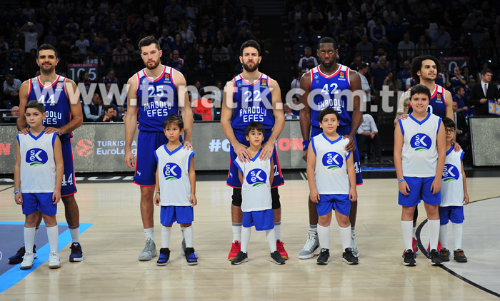Anadolu Efes - Real Madrid maçından ekrana yansımayanlar
