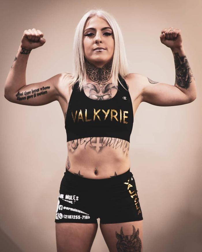 Yetişkin filmi yıldızıydı MMA dövüşçüsü oldu... Zavallı dediler