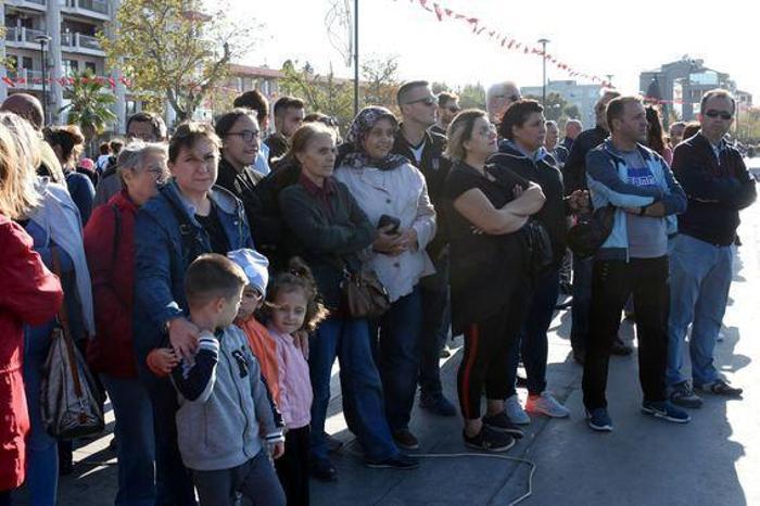 Dünya rekortmeni Derya Can, su altında 100 kiloluk kağnıyı çekti