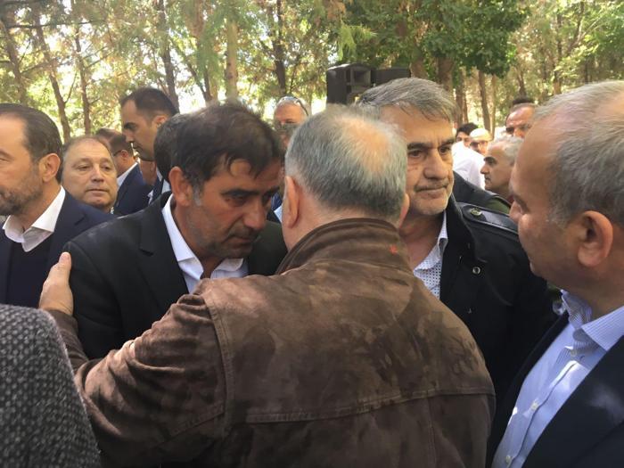 Trabzonsporun hocası Ünal Karamanın annesi son yolculuğuna uğurlandı