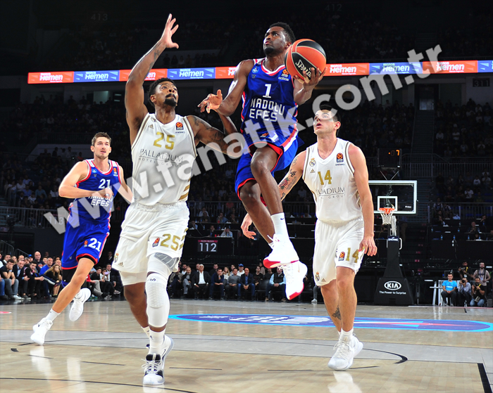 Anadolu Efes - Real Madrid maçından ekrana yansımayanlar