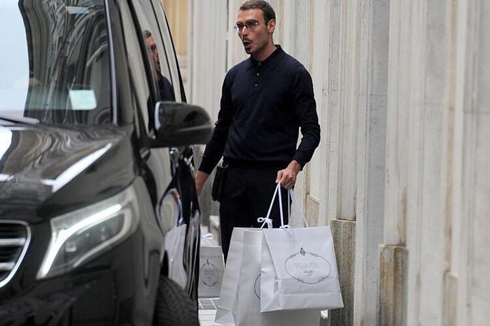 Ronaldonun sevgilisi Georgina Rodriguezin alışverişi olay oldu