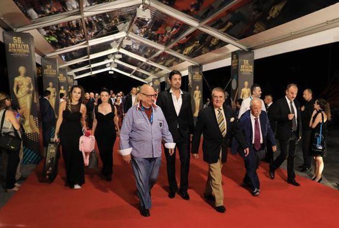 56ıncı Altın Portakalda kırmızı halıda şıklık yarışı