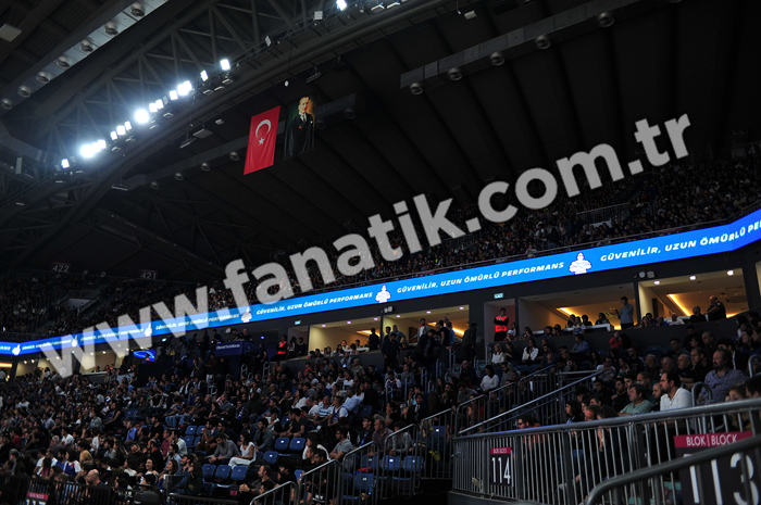 Anadolu Efes - Real Madrid maçından ekrana yansımayanlar