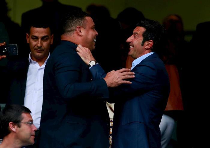 Luis Figo, Ronaldonun eşi için yaptığı yorumu affetti