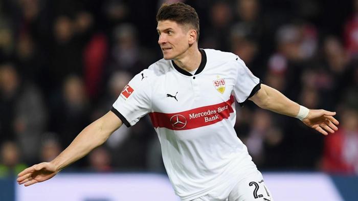Beşiktaşın eski golcüsü Mario Gomez azmiyle takdir topladı