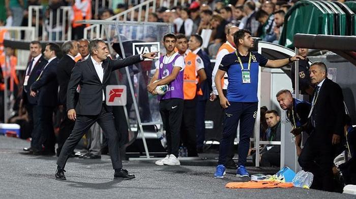 Ersun Yanalla taraftarlar arasında gerginlik