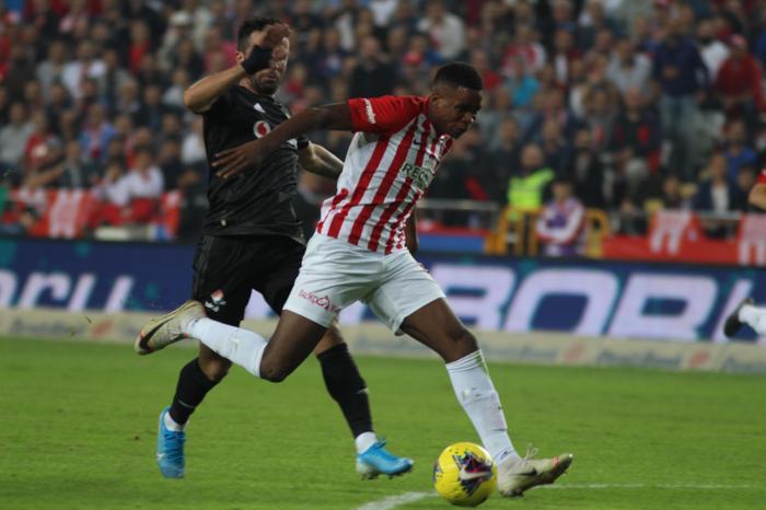 Fanatik yazarlarının Antalyaspor - Beşiktaş maçı yorumları