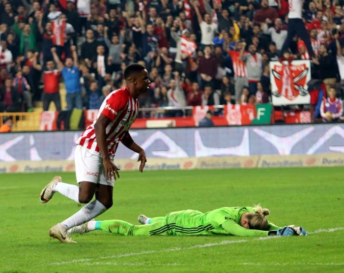 Fanatik yazarlarının Antalyaspor - Beşiktaş maçı yorumları