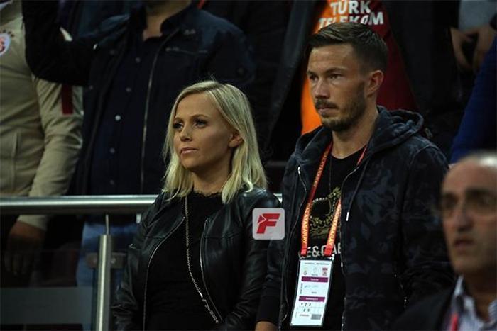 Galatasaray - Sivasspor maçında tribünlerin konuştuğu güzel