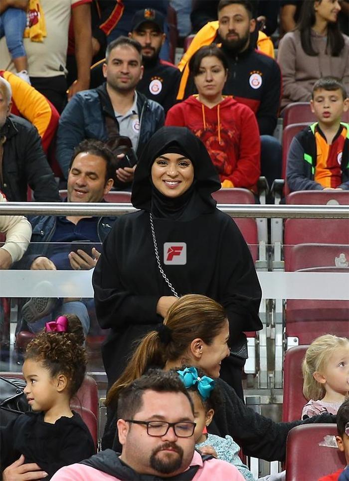 Galatasaray - Sivasspor maçında tribünlerin konuştuğu güzel
