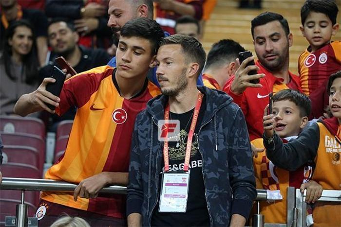 Galatasaray - Sivasspor maçında tribünlerin konuştuğu güzel