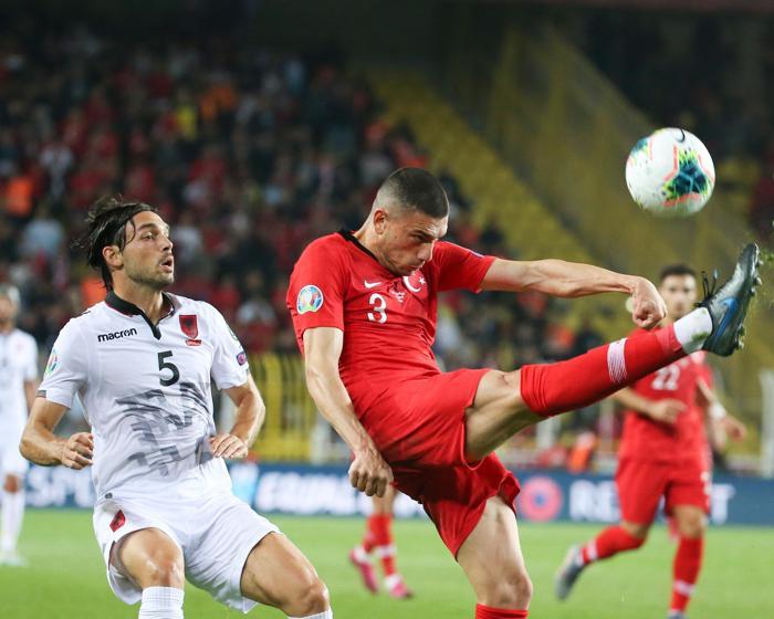 Merih Demiral harikalar yarattı, sosyal medya yıkıldı
