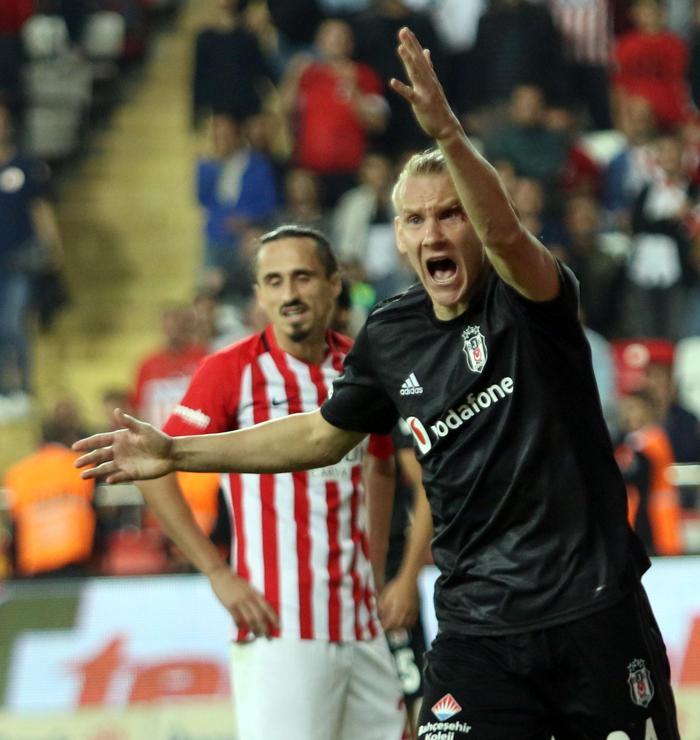 Fanatik yazarlarının Antalyaspor - Beşiktaş maçı yorumları