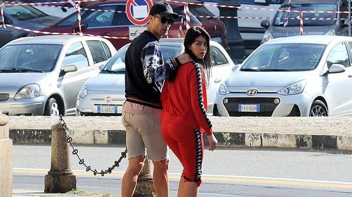 Cristiano Ronaldo ve Georgina Rodriguezi böyle yakaladılar
