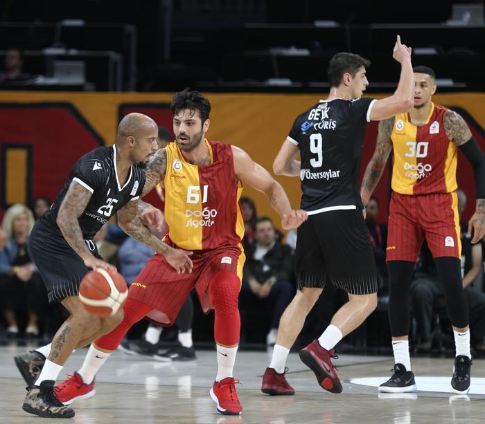 Galatasaray taraftarından Mehmetçiğe destek