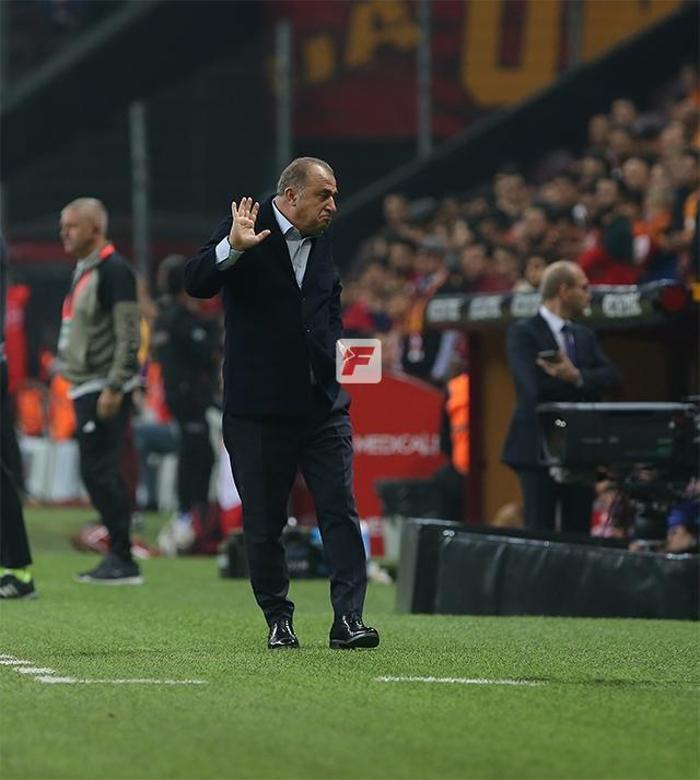 Galatasaray - Sivasspor maçında tribünlerin konuştuğu güzel