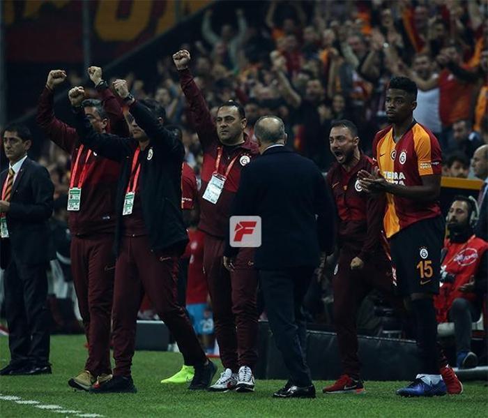 Galatasaray - Sivasspor maçında tribünlerin konuştuğu güzel