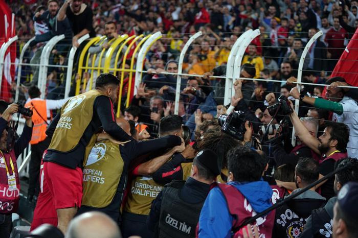 Cenk Tosunun golü hayat verdi