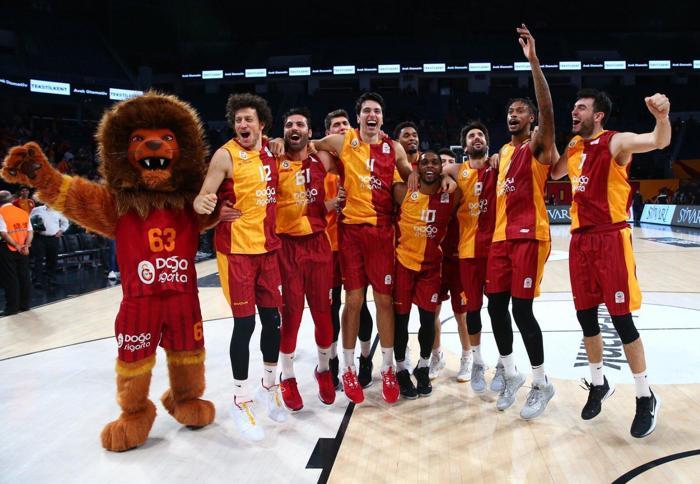 Galatasaray taraftarından Mehmetçiğe destek