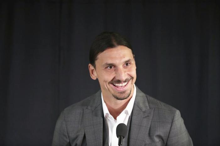 Zlatan Ibrahimovicin heykeli dikildi