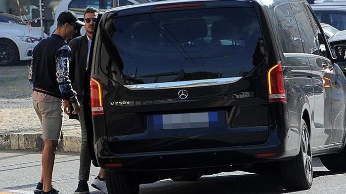 Cristiano Ronaldo ve Georgina Rodriguezi böyle yakaladılar