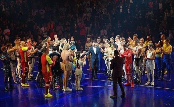 Messiden esinlenen sirkten renkli gala (Cirque du Soleil)