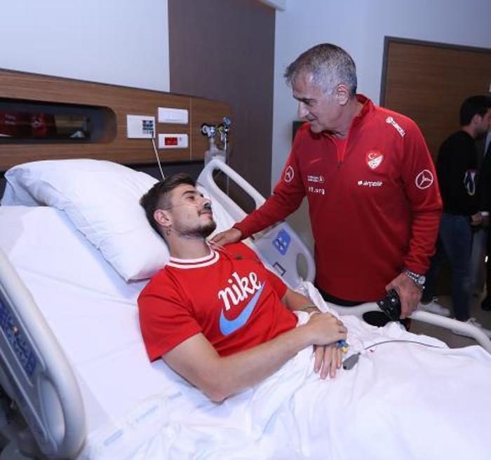 A Milli Takımdan Dorukhan Toköze geçmiş olsun ziyareti