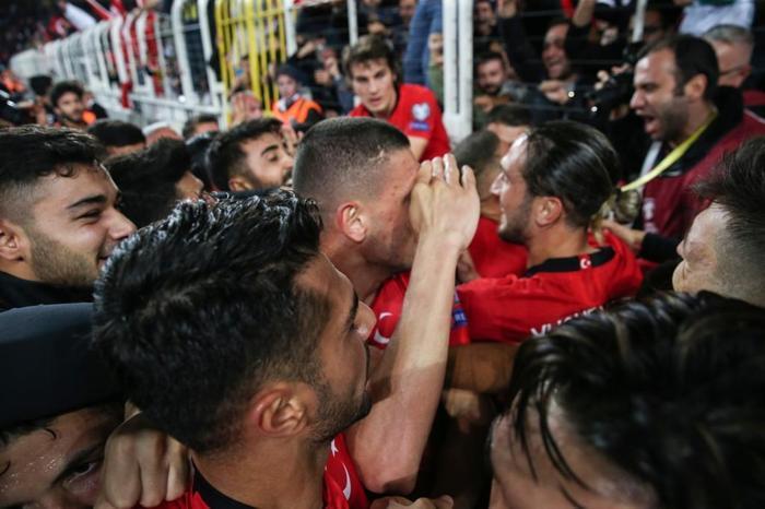 Cenk Tosunun golü hayat verdi