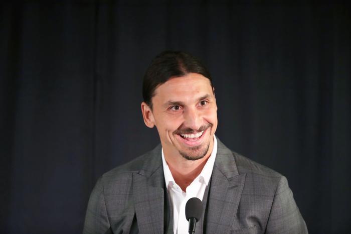 Zlatan Ibrahimovicin heykeli dikildi