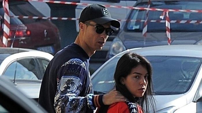 Cristiano Ronaldo ve Georgina Rodriguezi böyle yakaladılar