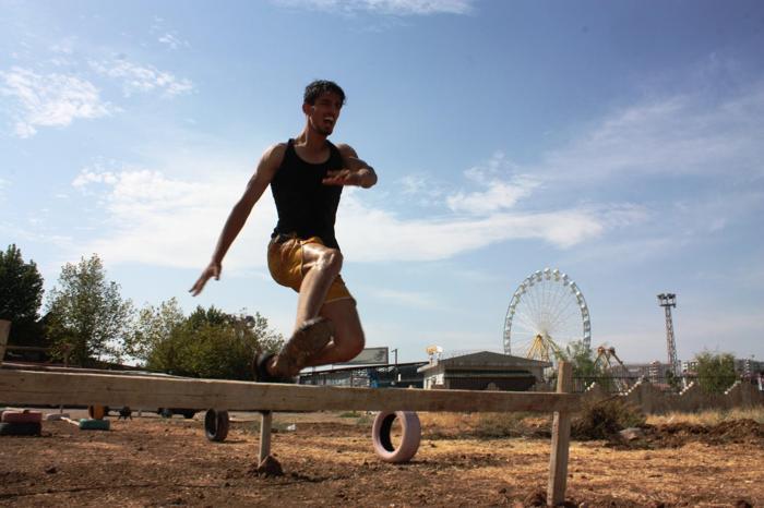 Survivor hayali için parkur kurdu