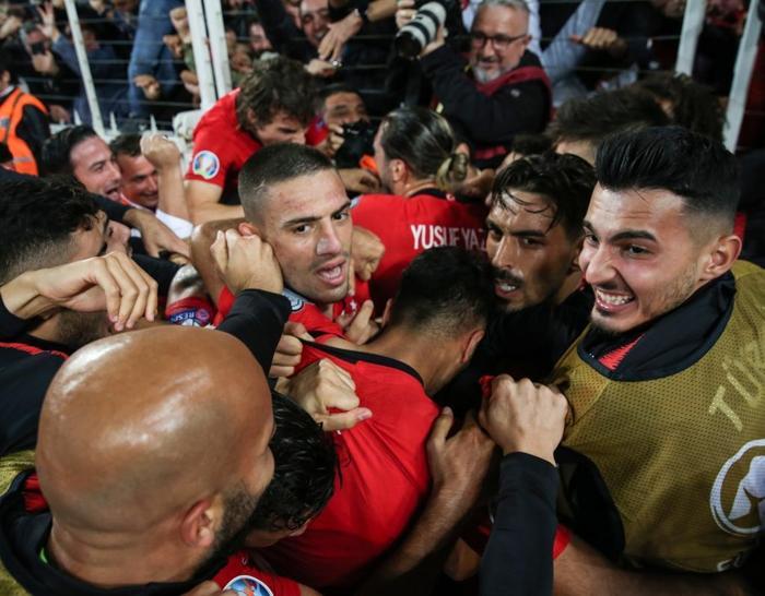 Cenk Tosunun golü hayat verdi