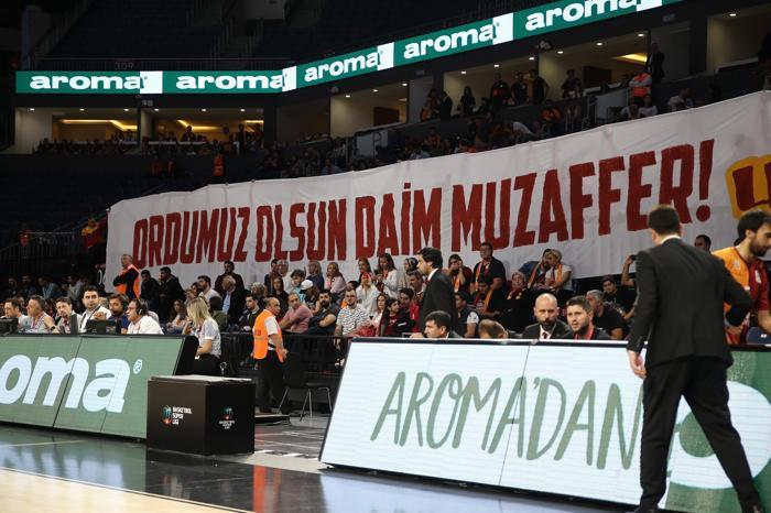 Galatasaray taraftarından Mehmetçiğe destek