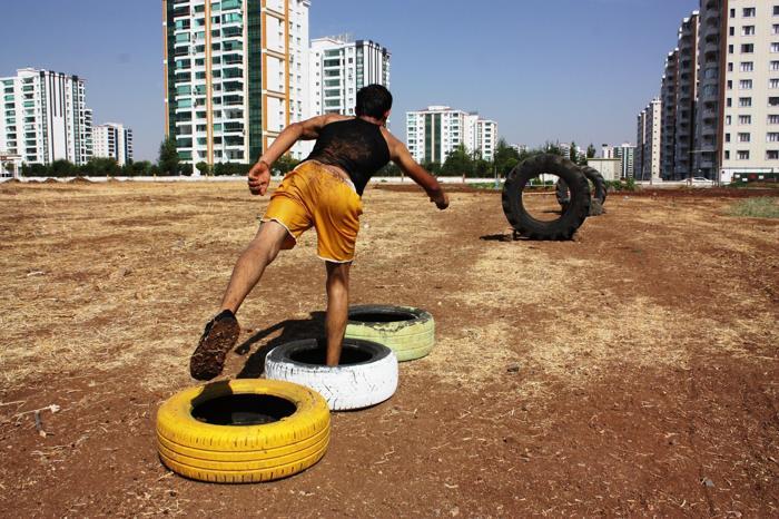 Survivor hayali için parkur kurdu