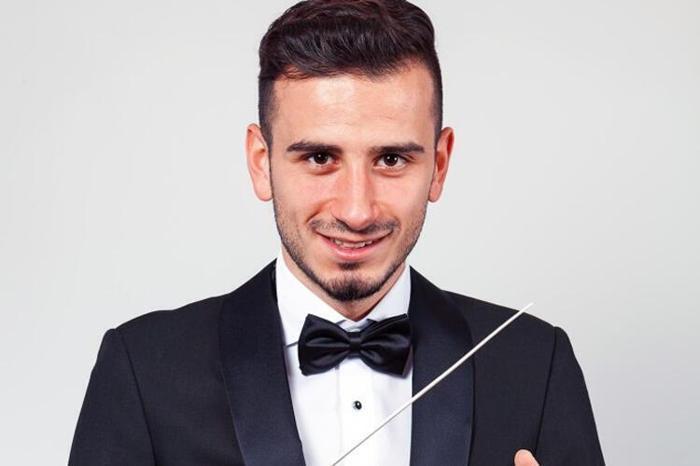 Oğuzhan Özyakup hayatının imzasını atıyor