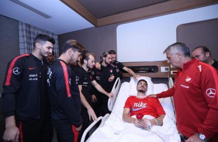 A Milli Takımdan Dorukhan Toköze geçmiş olsun ziyareti