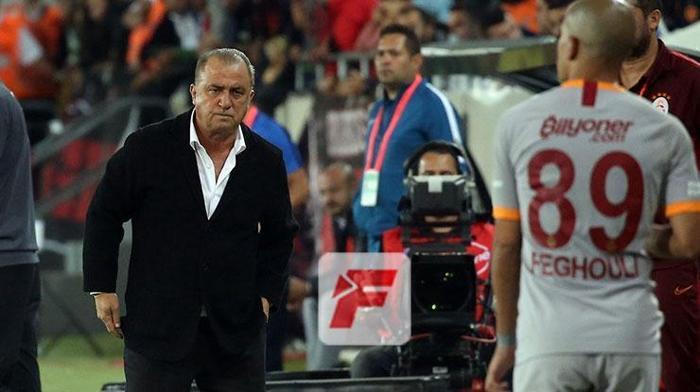Galatasarayda hareketli dakikalar Fatih Terim ve Feghouli...