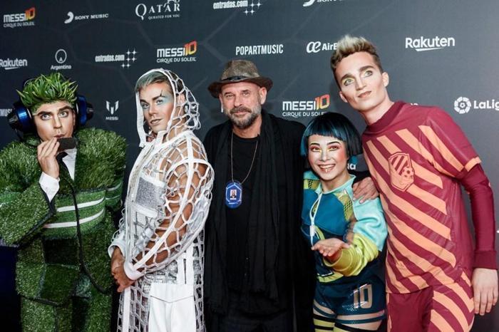 Messiden esinlenen sirkten renkli gala (Cirque du Soleil)