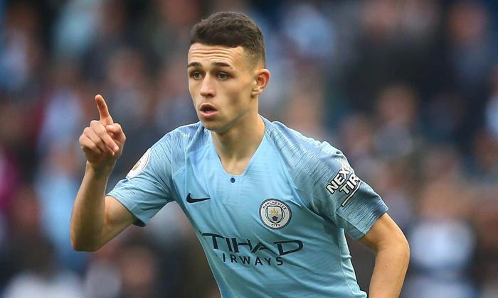 Orta saha - Phil Foden