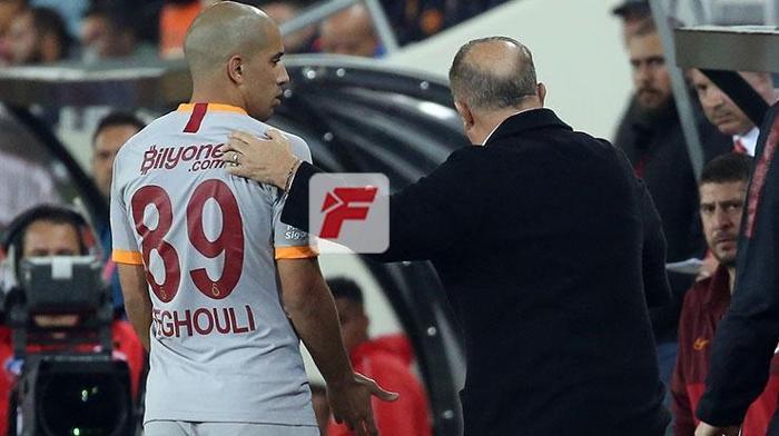 Galatasarayda hareketli dakikalar Fatih Terim ve Feghouli...