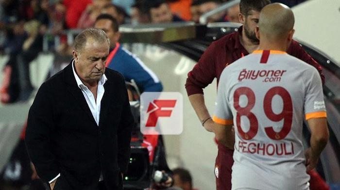 Galatasarayda hareketli dakikalar Fatih Terim ve Feghouli...