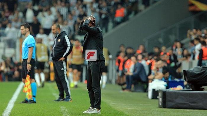Son dakika Abdullah Avcı çılgına döndü, su şişesini fırlattı