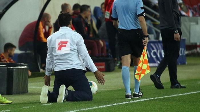 Gençlerbirliği-Galatasaray maçında Mustafa Kaplan yerinde duramadı