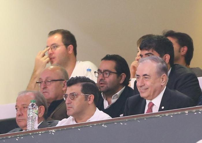 Mustafa Cengiz takımını yalnız bırakmadı
