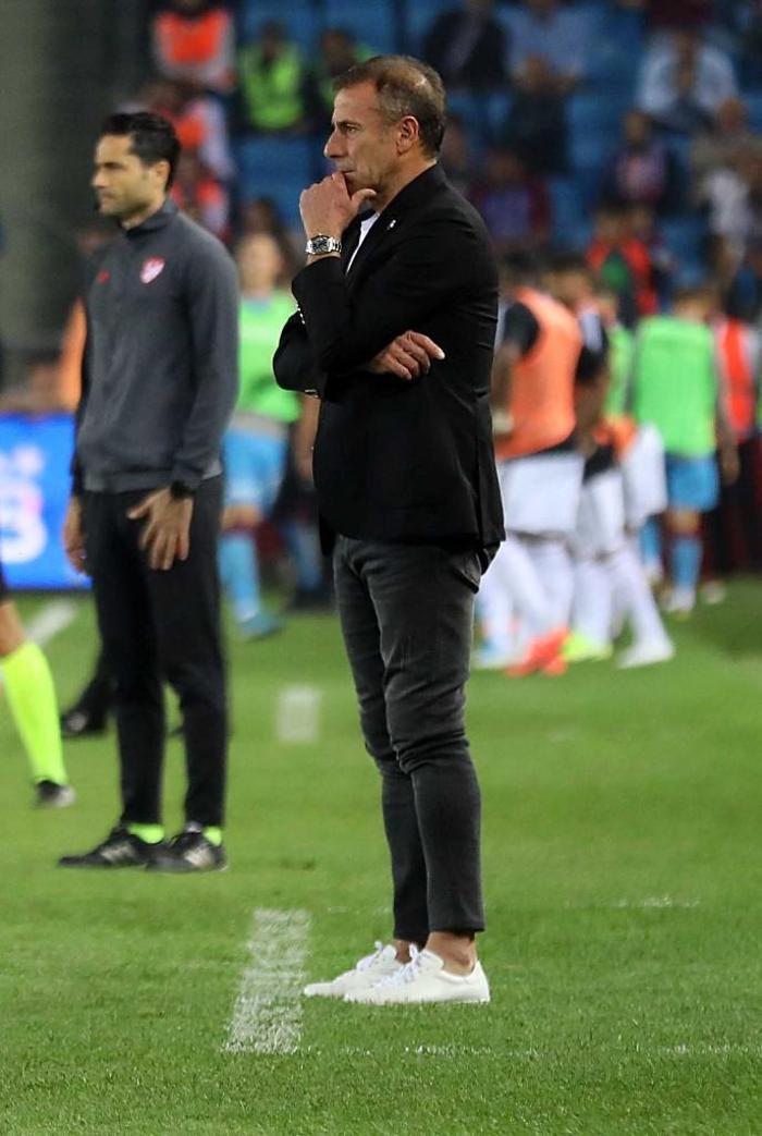 Güntekin Onaydan flaş sözler: Beşiktaşta kriz çok büyük