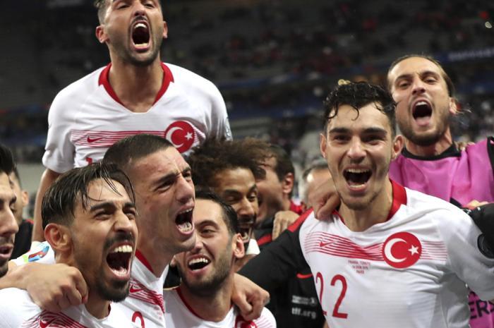 Fanatik yazarlarının Fransa - Türkiye maçı yorumları