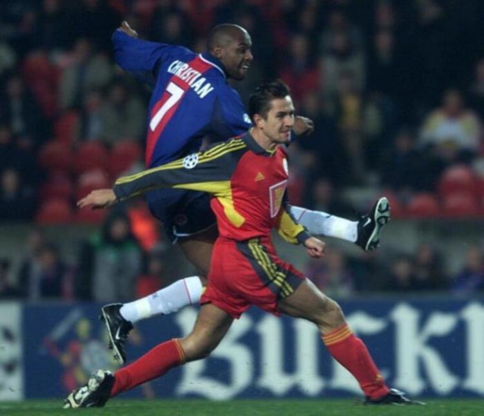 18 yıl önceki Galatasaray - Paris Saint-Germain maçında 25 özel kare