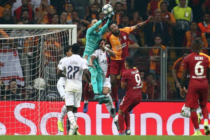 Fanatik yazarlarının Galatasaray - Paris Saint Germain maçı yorumları